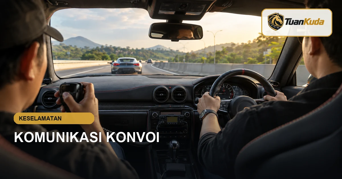 Komunikasi radio hands-free saat konvoi mobil sport